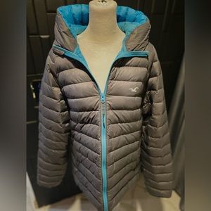 EUC HOLLISTER PufferJacket Dark Grey with Aqua Blue inside lining. Size:Large